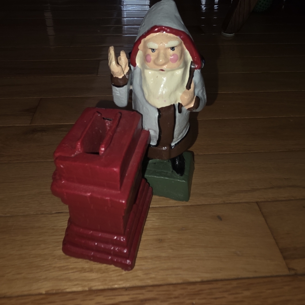 Vintage Cast Iron Working Coin Bank Of Santa/Gnome EC - Picture 2 of 5